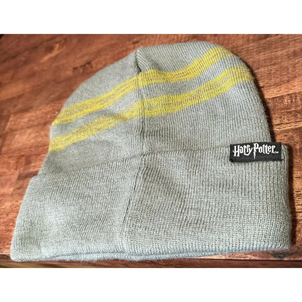 HARRY POTTER Beanie Hufflepuff Varsity Big H Patch Stripes Unisex Wizards World